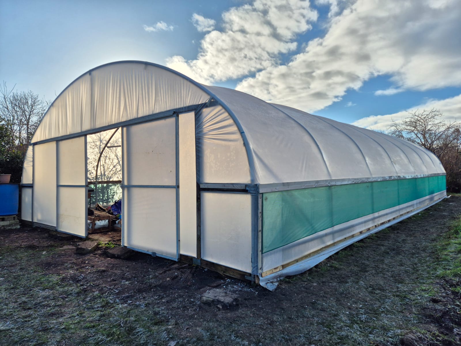 <h2>Community polytunnel</h2><div class='slide-content'><p><span class='highlight'>Grow aubergine, tomatillo, melons and more in our newly-reskinned tunnel</span></p><p><span class='highlight'>Raise seedlings and extend your growing season with winter crops</span></p></div><a href='/polytunnel-plots/' class='btn' title='Read more'>Read more</a>